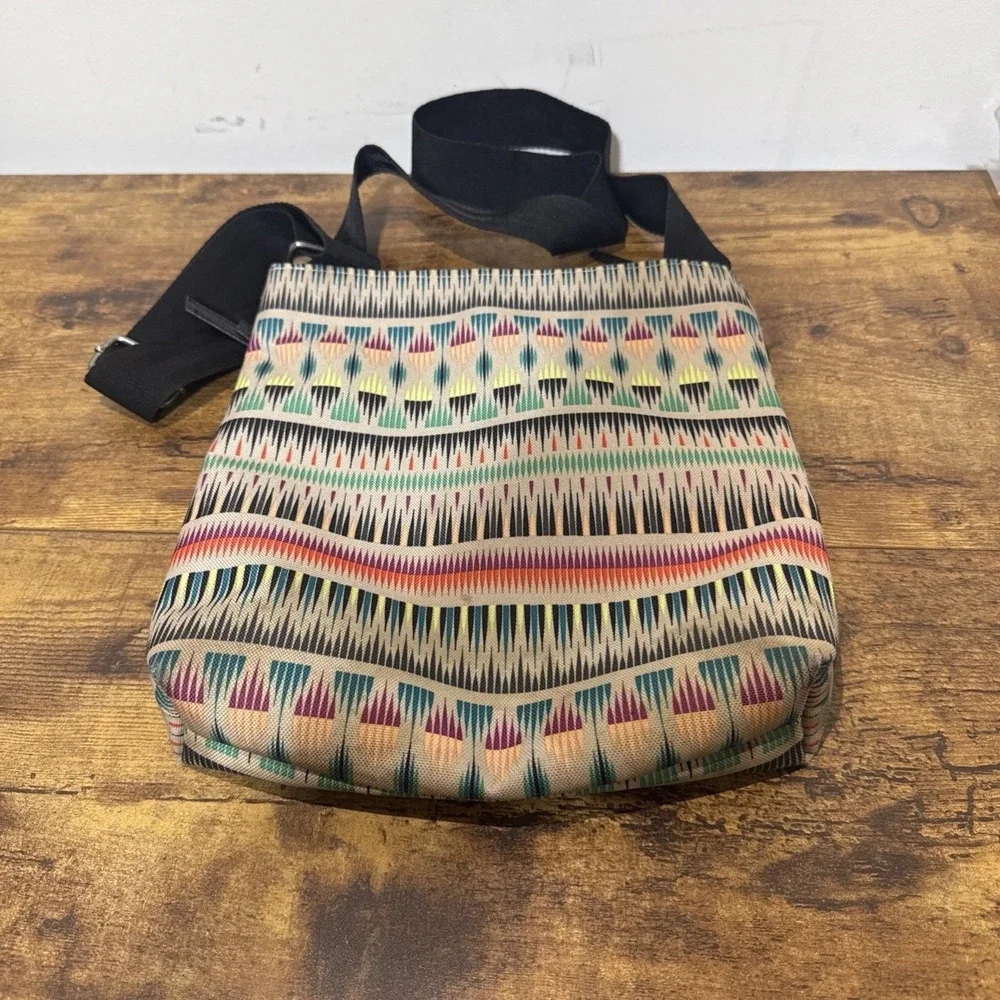 Dakine Jojo geometric crossbody bag with adjustable strap Aztec